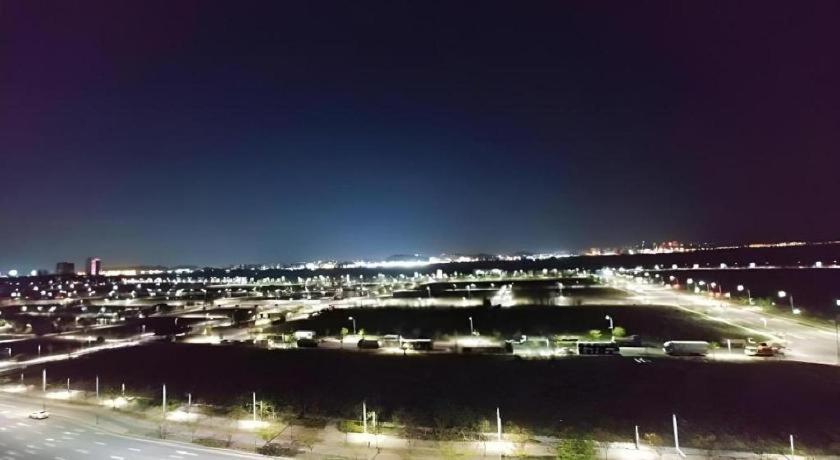 Riviera Incheon Airport Hotel Bagian luar foto